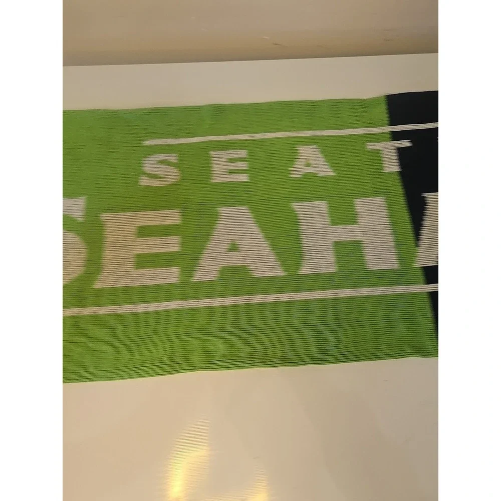 Seattle Seahawks Scarf Reversible Knit  Green Blue Winter Neck Split Logo NFL